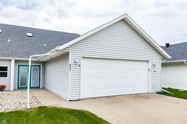 867 12 1/2 AVE W, West Fargo, ND 58078