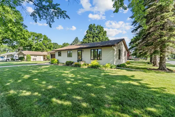 401 W Douglas ST, Arlington, MN 55307