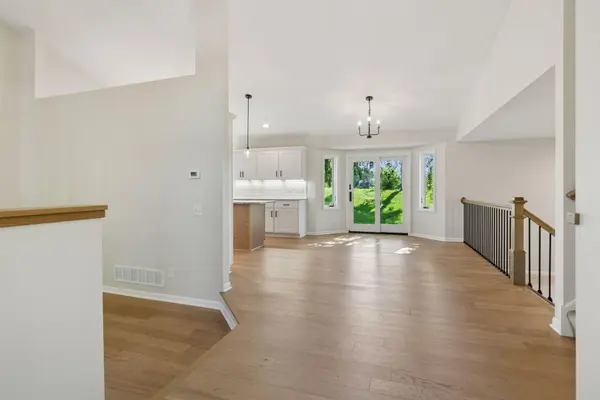 1000 Wildflower CT, Eagan, MN 55123