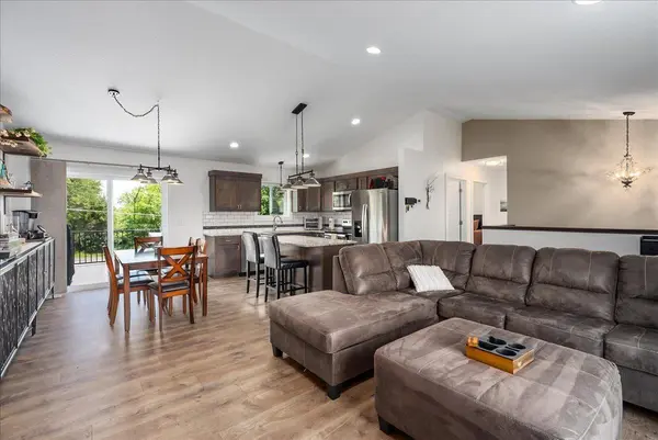 1450 Red Hawk CT, New Richmond, WI 54017