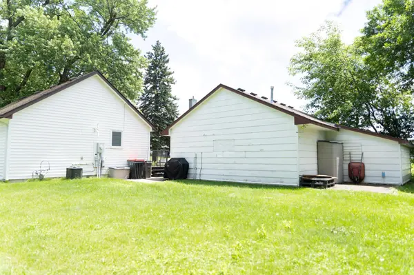 129 Cleveland ST S, Cambridge, MN 55008