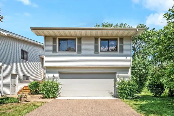 4158 Shirlee LN S, Shoreview, MN 55126