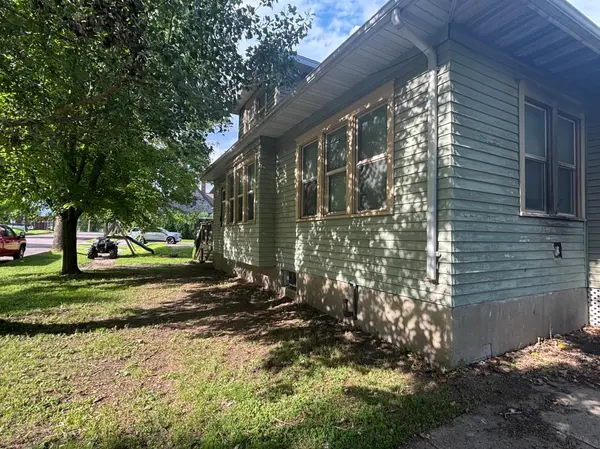 119 3rd AVE E, Franklin, MN 55333
