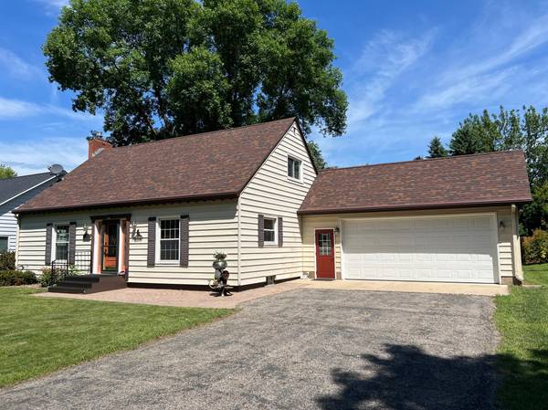 1010 Oakwood AVE, Benson, MN 56215