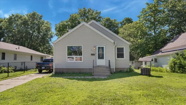 806 8th ST SW, Willmar, MN 56201
