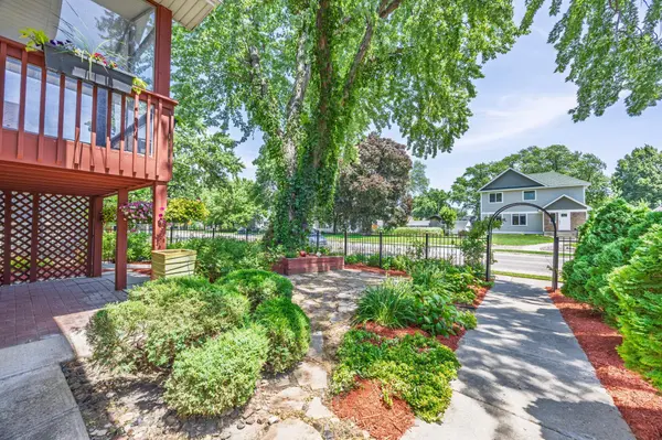 228 17th AVE N, Hopkins, MN 55343