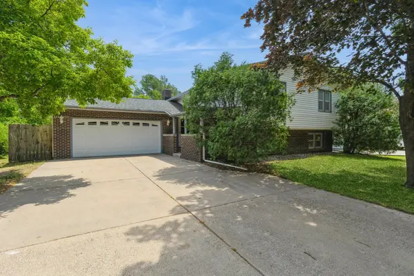 8240 Sumter AVE N, Brooklyn Park, MN 55445