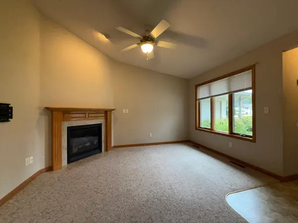 101 Lillie LN SE, Pine Island, MN 55963