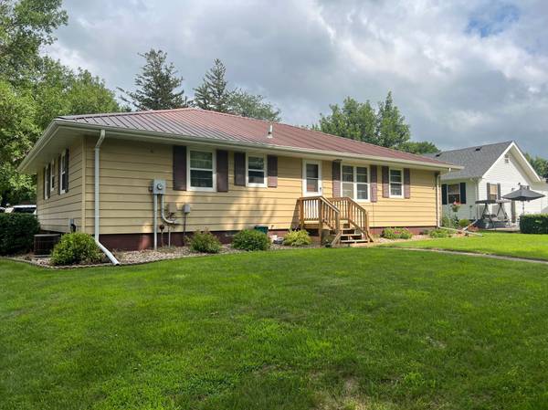 623 Maine AVE, Adrian, MN 56110
