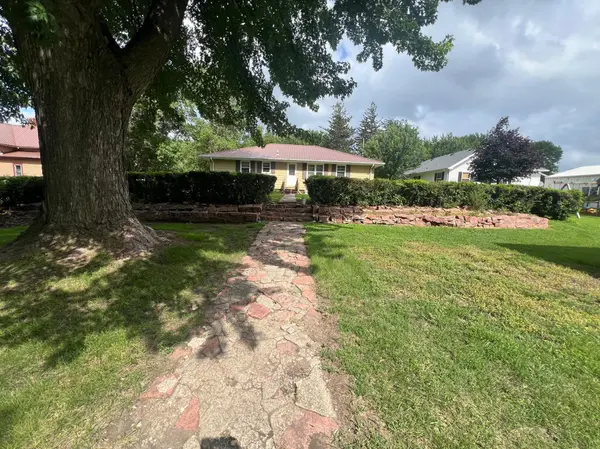 623 Maine AVE, Adrian, MN 56110