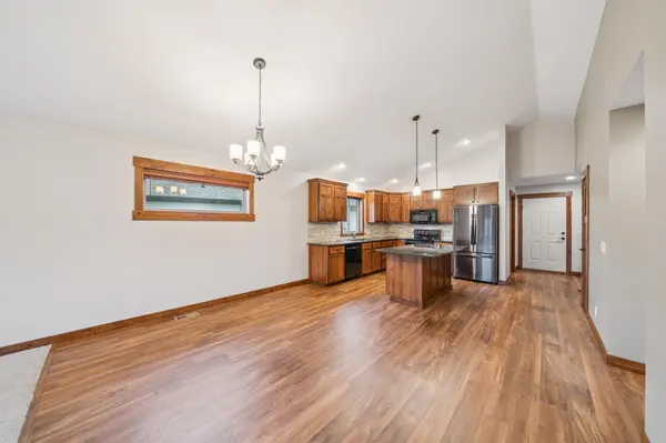 2380 Rangeview LN, River Falls, WI 54022