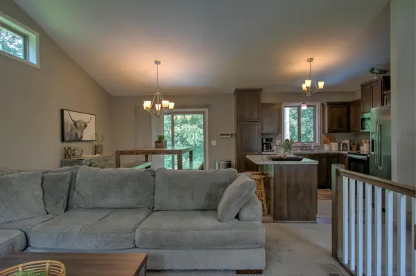 1020 Joy CIR SW, Cambridge, MN 55008