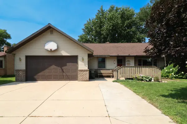 618 Koronis AVE,  Paynesville,  MN 56362