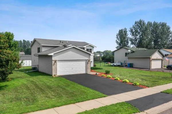 1330 Joes Lake RD SE, Cambridge, MN 55008