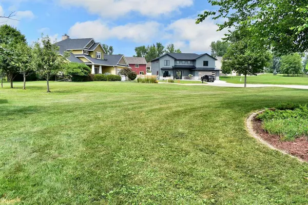 55 Crestview CIR, Winona, MN 55987