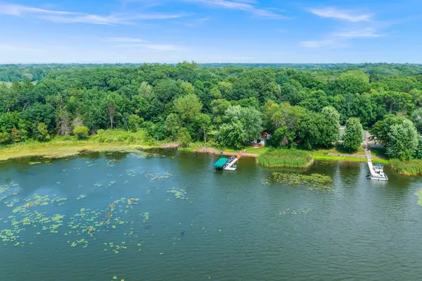 27680 Millicent LN, Chisago City, MN 55013