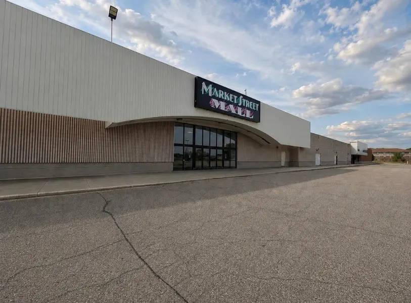1420 E College DR, Marshall, MN 56258