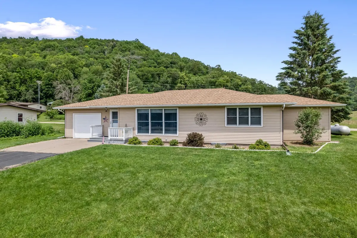 S1576 Lake ST, Alma, WI 54610