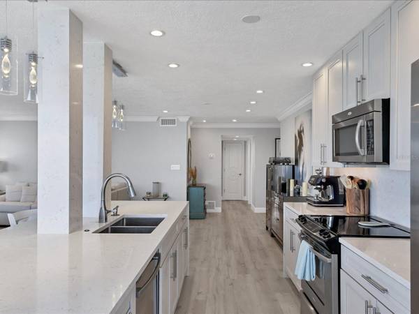 226 GOLDEN GATE PT #44, Sarasota, FL, 34236 photo 33