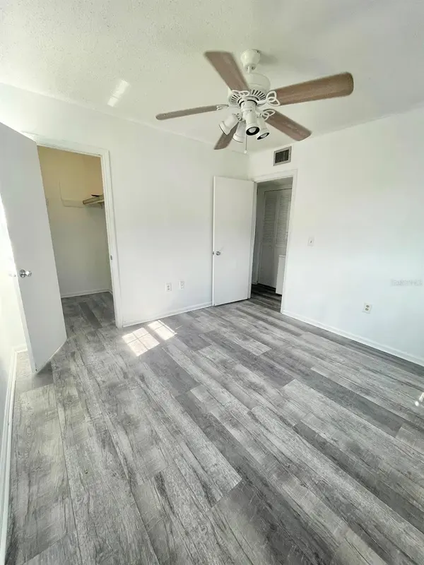 1920 E EDGEWOOD DR #D11, Lakeland, FL 33803