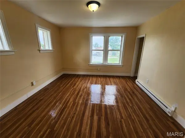 4710 Highland AVE, St Louis, MO 63113