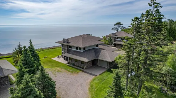 1750 Silver Cliff LN #4, Two Harbors, MN 55616