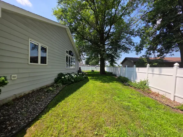 1206 19th AVE SW, Austin, MN 55912