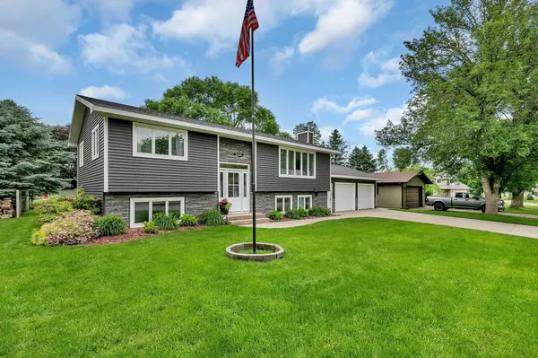 915 4th ST NW, Clara City, MN 56222