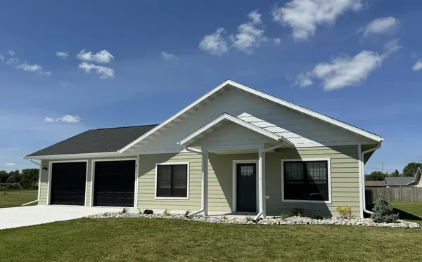 505 Garfield ST SE, Warroad, MN 56763