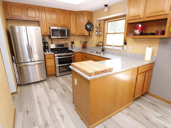 237 Plainview DR, River Falls, WI 54022