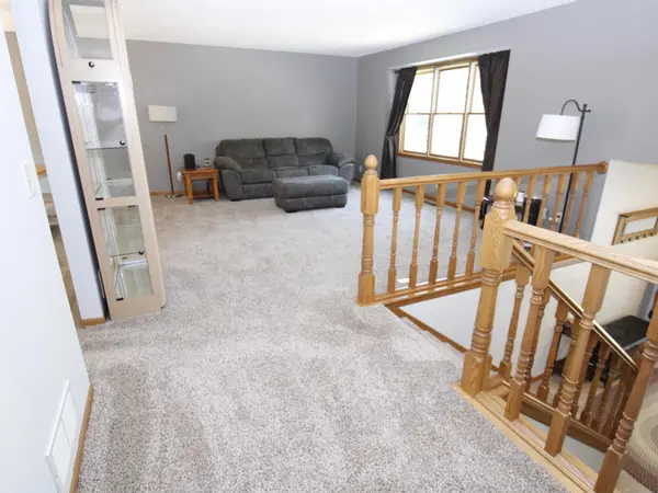 237 Plainview DR, River Falls, WI 54022