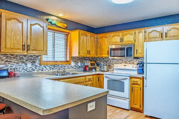 412 Lady Slipper AVE NE, New Prague, MN 56071