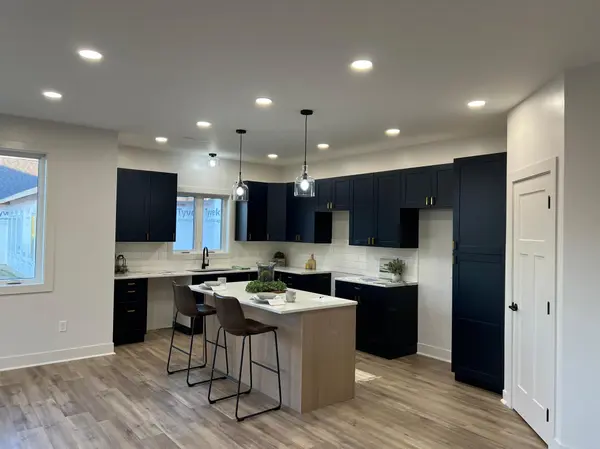290 7th AVE SE, Plainview, MN 55964