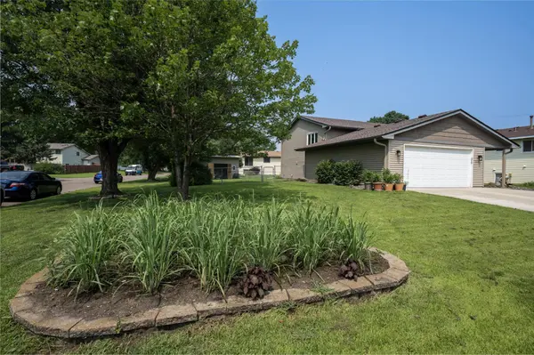 2614 93rd TRL, Brooklyn Park, MN 55444