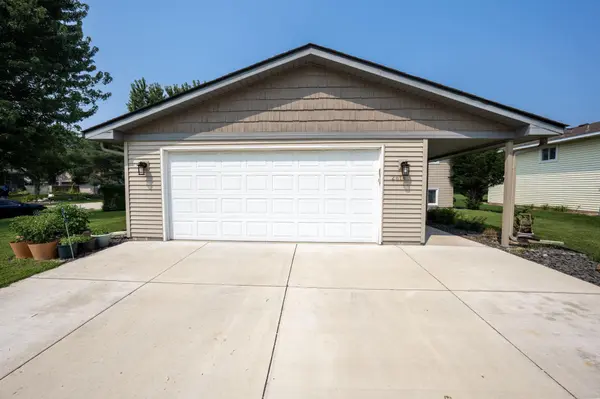2614 93rd TRL, Brooklyn Park, MN 55444