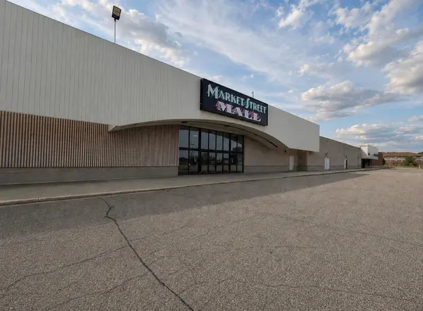 1420 College, Marshall, MN 56258