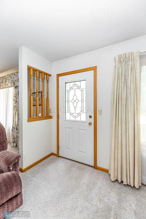 1404 SUNSET BLVD, Hawley, MN 56549