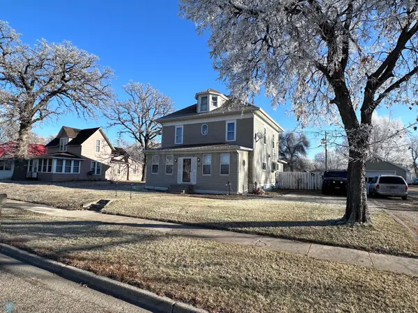 705 HARRIS ST, Lisbon, ND 58054