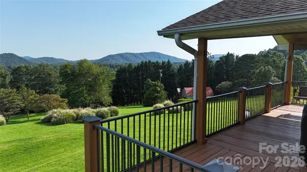 93 Orchard HL, Saluda, NC 28773