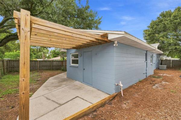 2001 E HANNA AVE, Tampa, FL, 33610 photo 25