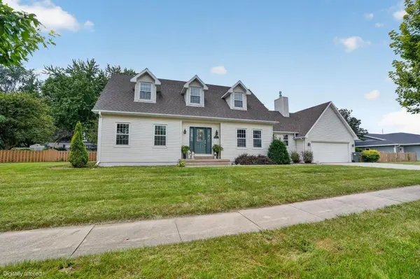 517 Jessica LN, Cedar Falls, IA 50613