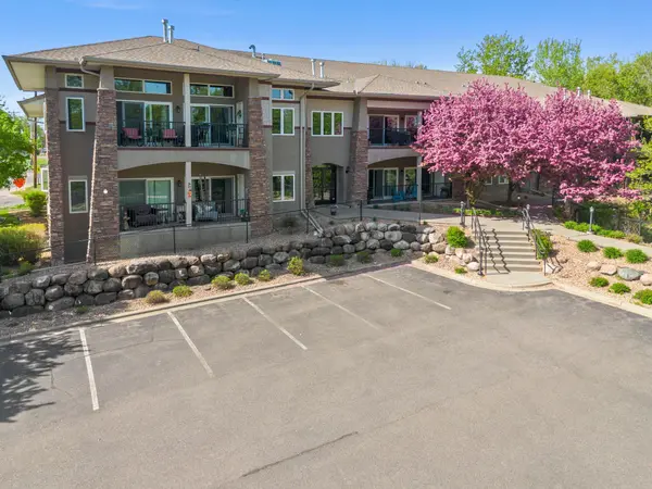 10806 S Shore DR #103, Plymouth, MN 55441