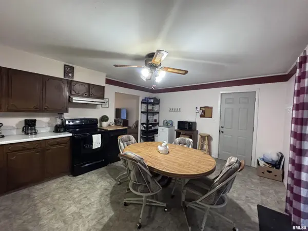 327 E Murray ST, Macomb, IL 61455