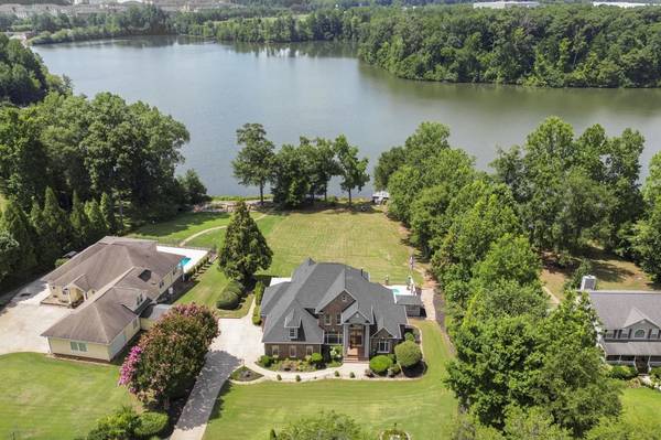 227 Woodlake DR, Spartanburg, SC 29301