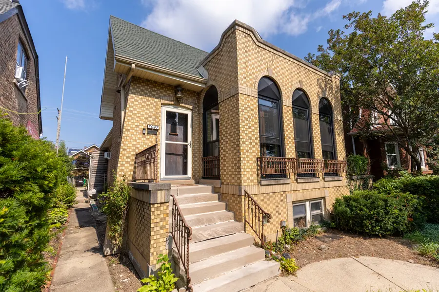 7047 26TH Pkwy, Berwyn, IL 60402