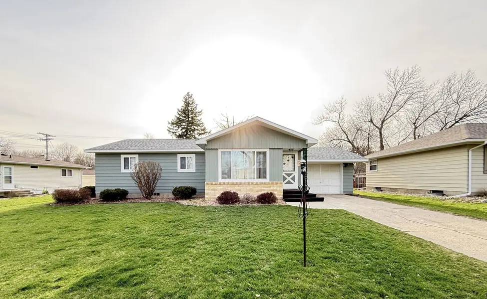 413 S 13th ST, Montevideo, MN 56265