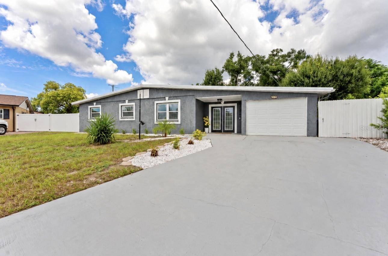 5208 ANSLEY CIR, Tampa