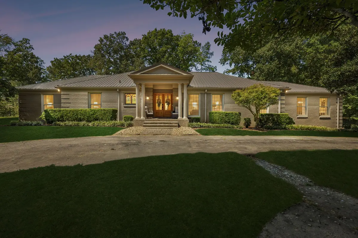 875 Coon Creek Rd, Dickson, TN 37055