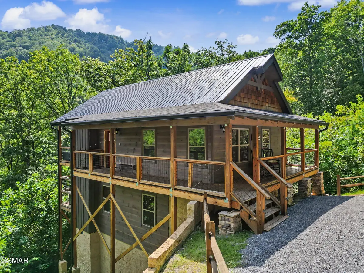 2724 Pine Crest Lane, Sevierville, TN 37862