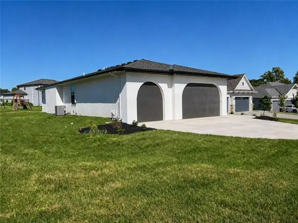 2701 NE Crestview ST, Blue Springs, MO 64029